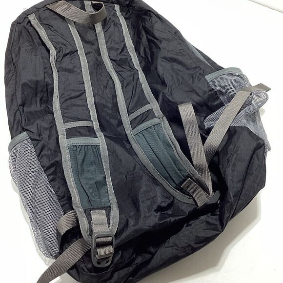 Oricsson Lightweight Foldable Travel Backpack Multiple Pockets Daypack NWT - Picture 8 of 15